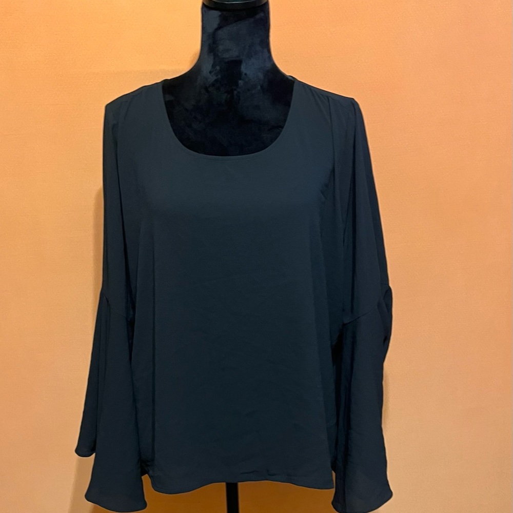 Vince Camuto women’s top